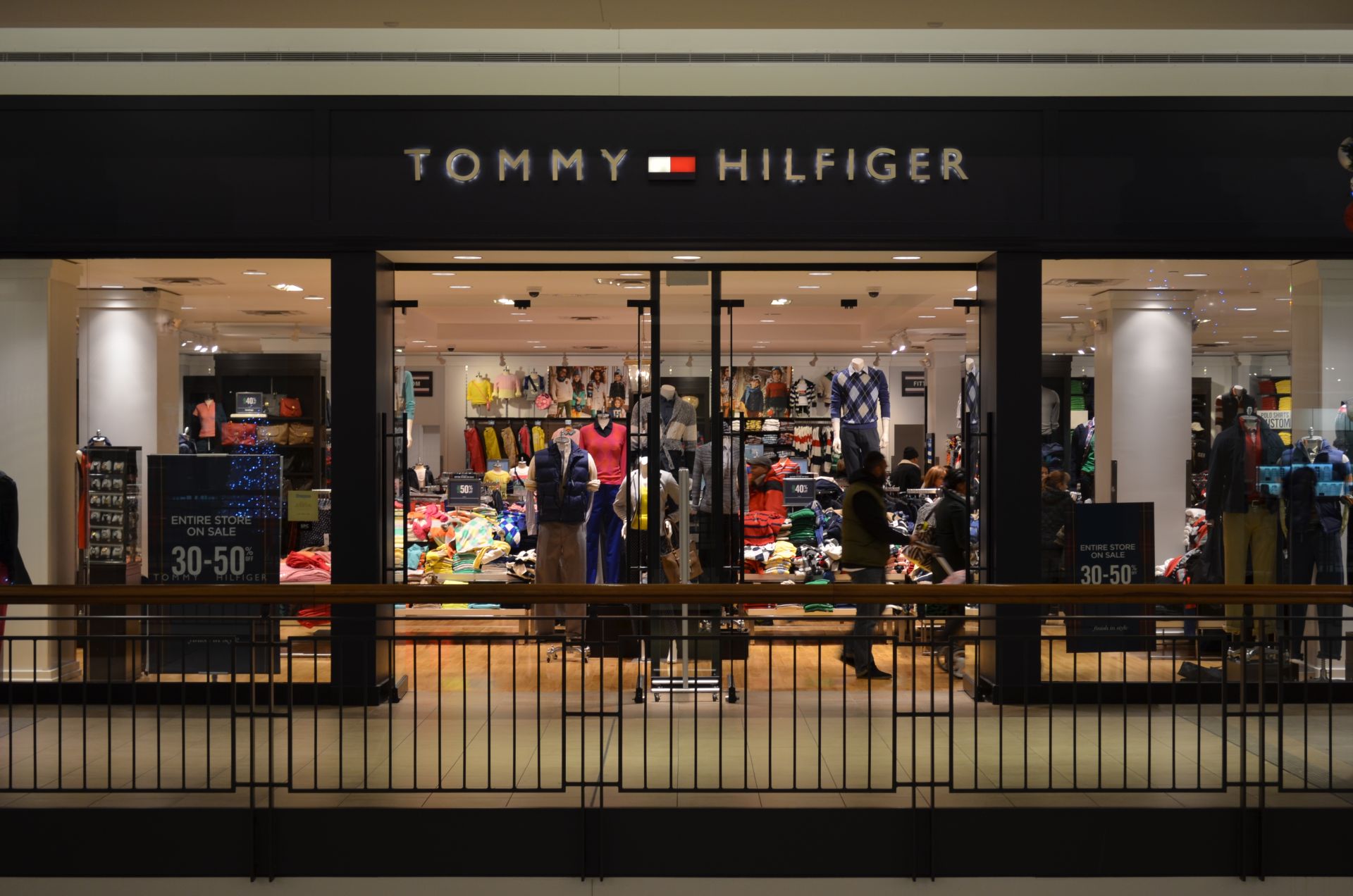 Tommy Hilfiger to open in stores US