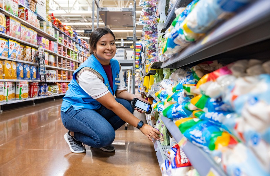 Walmart posts 8.4 rise in revenue in second quarter of FY23