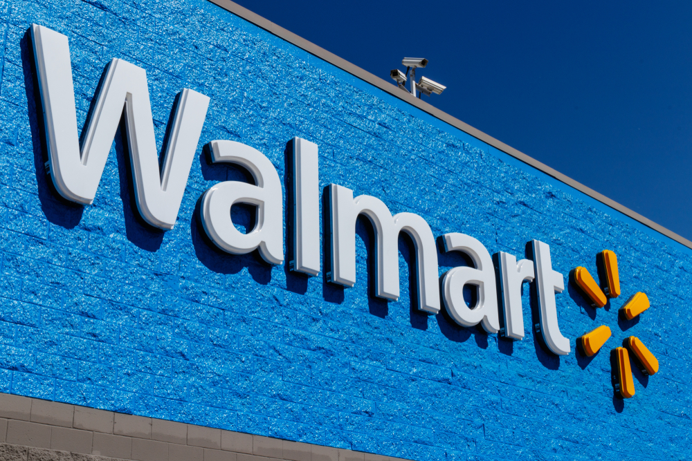 Walmart adds nighttime hours, real-time texting to Express Delivery